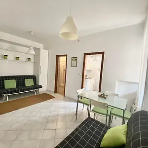 Appartamento Lcc - Centralissimo - 100 Mt Da Piazza Mazzini - 50 Mt Dal Mare, Lido di Jesolo